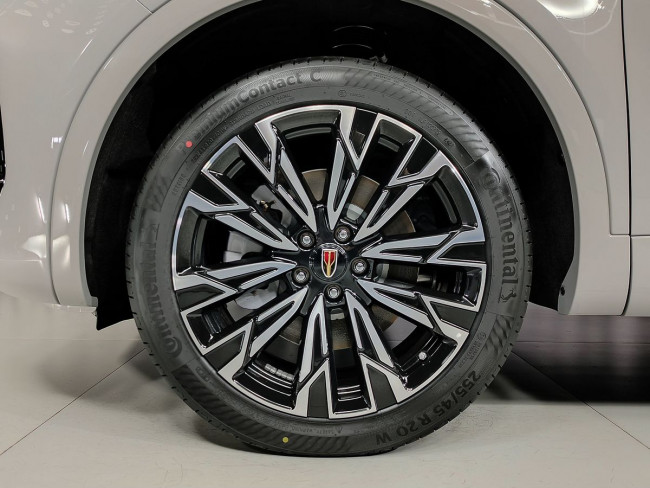 Hongqi HS5 Комфорт (Comfort) Hongqi HS5 Комфорт (Comfort)