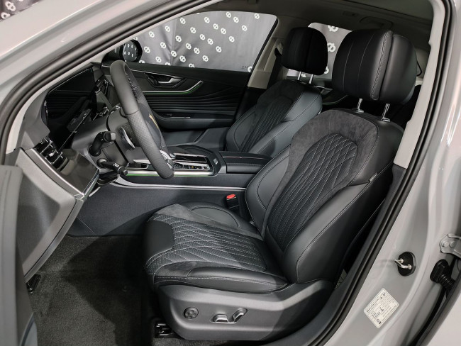 Hongqi HS5 Комфорт (Comfort) Hongqi HS5 Комфорт (Comfort)