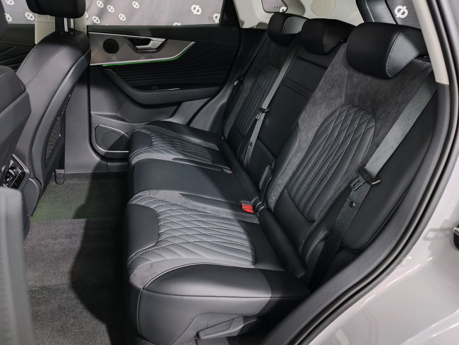 Hongqi HS5 Комфорт (Comfort) Hongqi HS5 Комфорт (Comfort)