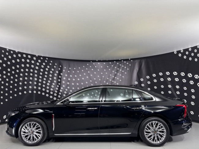 Hongqi H5 Делюкс Плюс (Deluxe+)