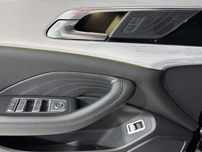 Hongqi H5 Делюкс Плюс (Deluxe+)